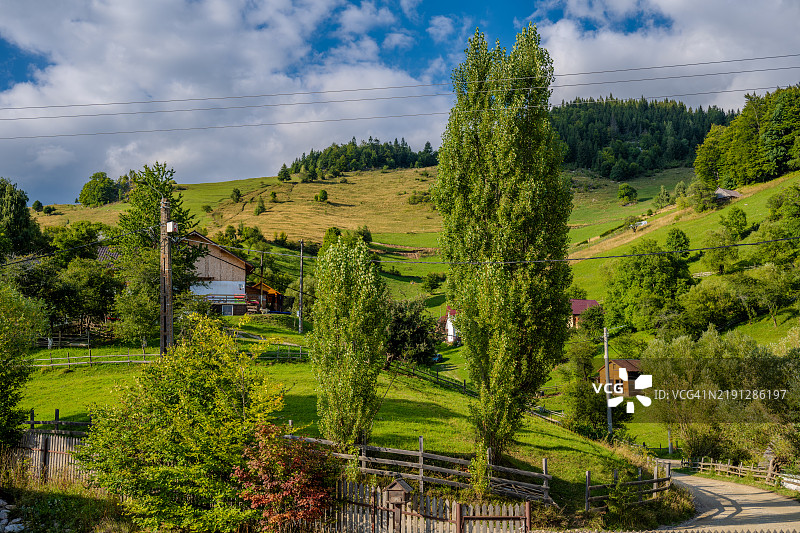 罗马尼亚布拉索夫的迷人乡村风景图片素材