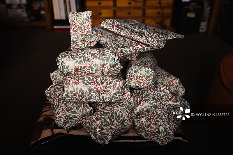 一堆圣诞礼物图片素材