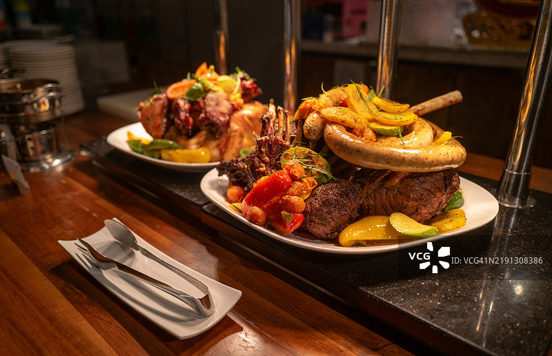 丰盛的烧烤大餐图片素材