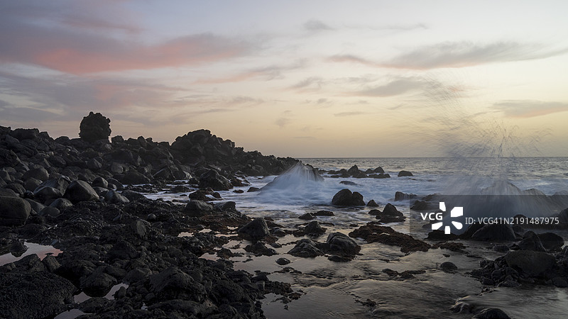 西班牙加那利群岛拉戈梅拉岛瓦耶格兰雷区的英格莱斯海滩图片素材