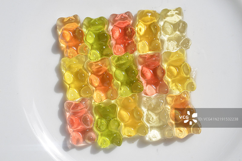 浸泡过的橡皮糖熊图片素材