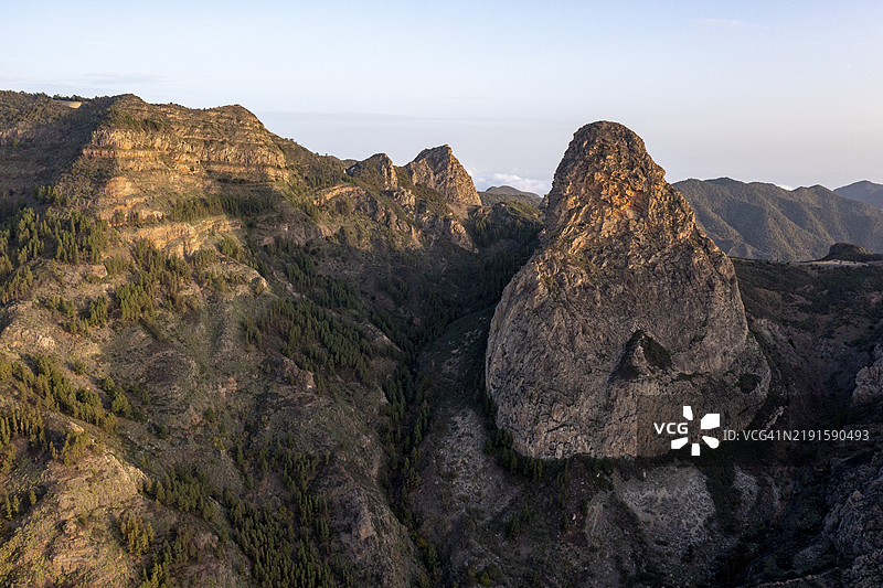 阿甘多岩石塔在日出时分，洛克自然纪念碑，拉戈梅拉，加那利群岛，西班牙，欧洲图片素材