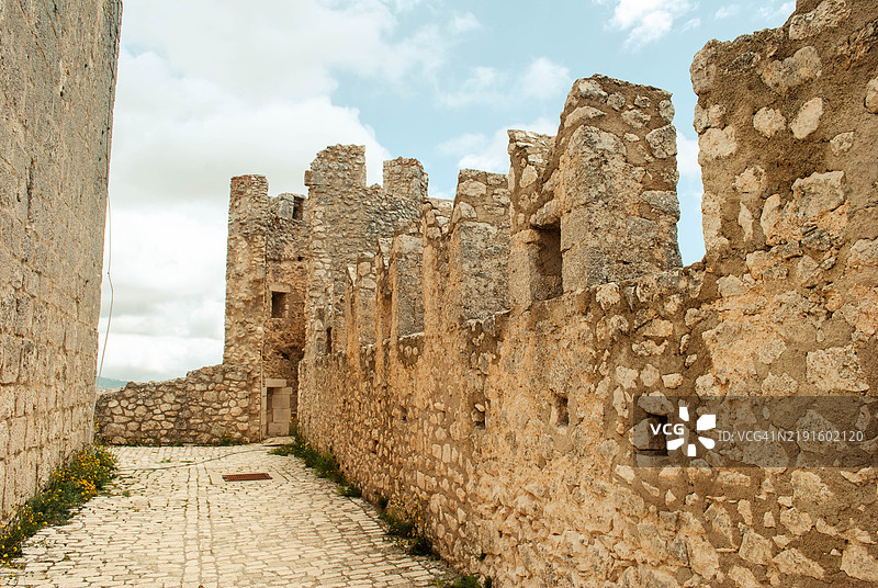 保护罗卡卡拉西奥堡垒的城墙图片素材