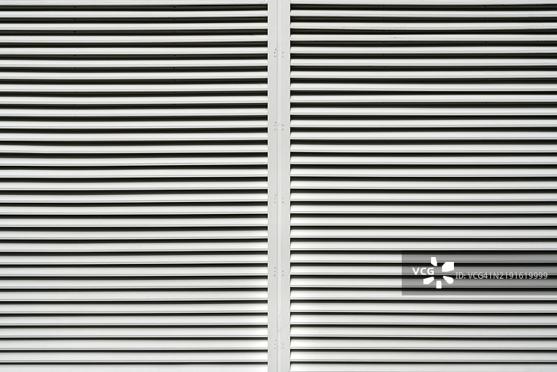 金属结构的全景拍摄 / 银色金属线墙图片素材