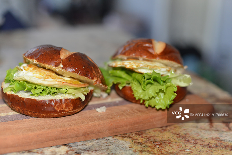 鸡蛋生菜三明治图片素材