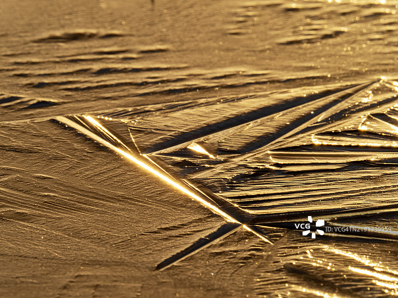 英国湖区安布尔赛德的冰面花纹。图片素材