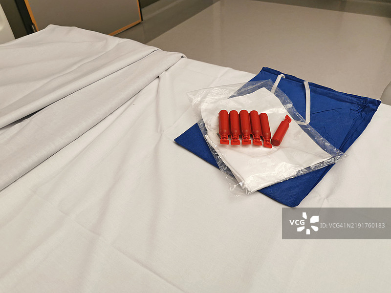 医院床上的单个消毒剂胶囊图片素材
