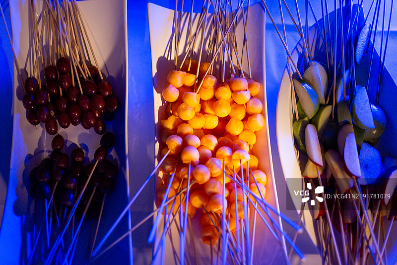 哈密瓜和苹果串，适合蘸酱食用图片素材