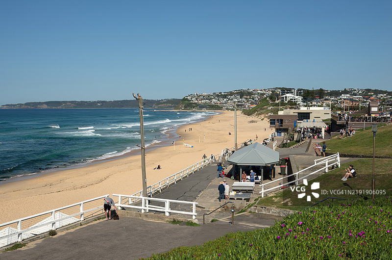 澳大利亚新南威尔士州纽卡斯尔的巴海滩、迪克森公园海滩和梅里韦瑟海滩图片素材