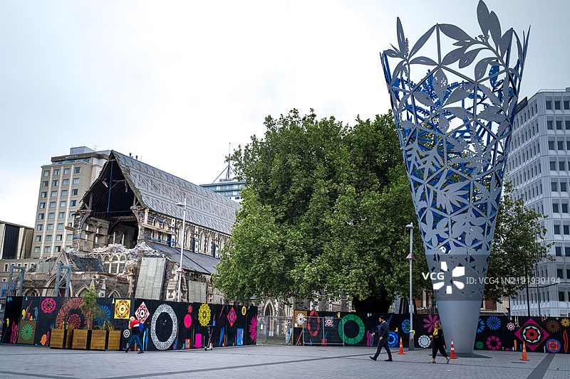 基督城大教堂与圣杯雕塑图片素材