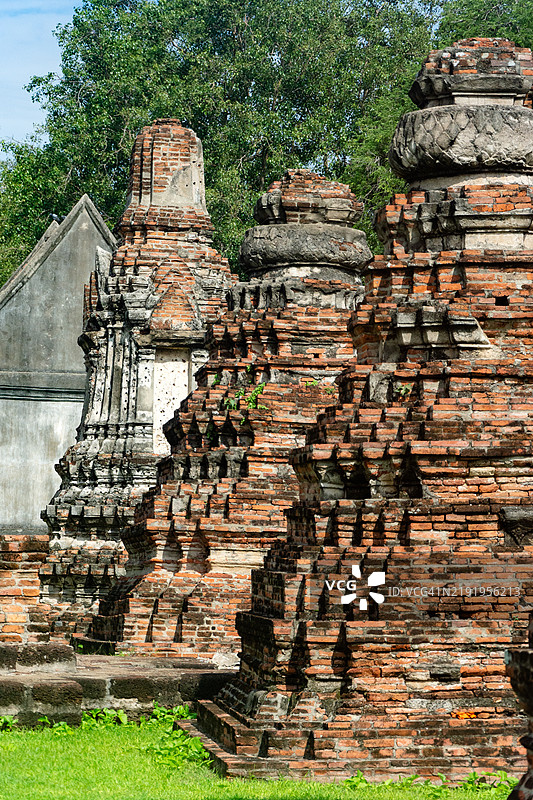 围绕帕士里拉特那大塔的佛塔排成一行图片素材