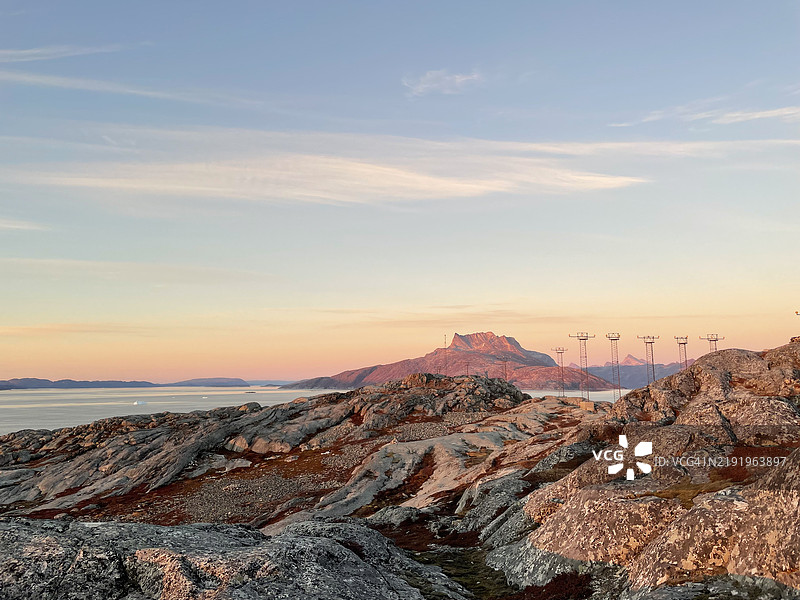 格林兰努克日落时分海洋与天空的美丽景色图片素材