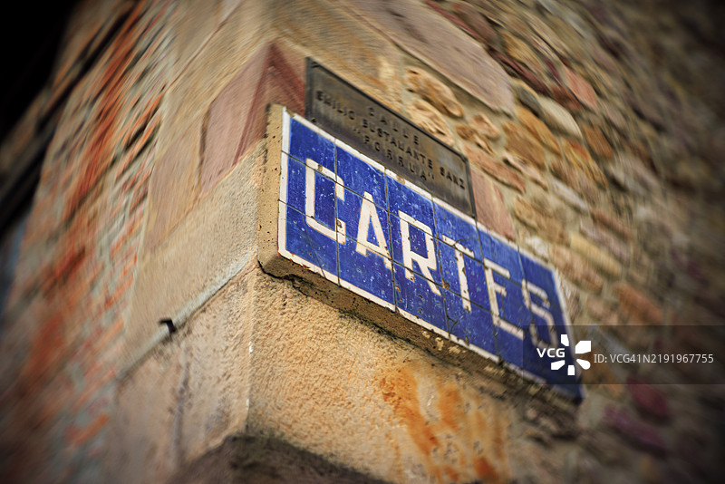 卡尔特斯·坎塔布里亚石墙上的历史标识图片素材