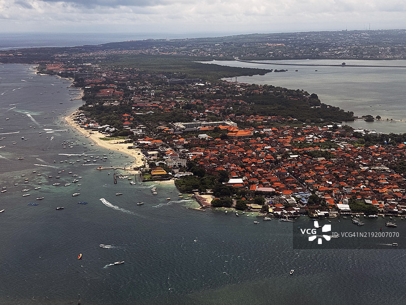 印度尼西亚巴厘岛努沙杜瓦的坦戈本诺海滩图片素材