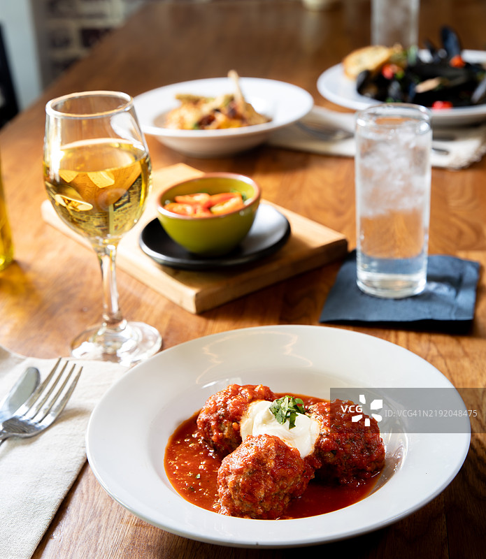 意大利肉丸晚餐图片素材