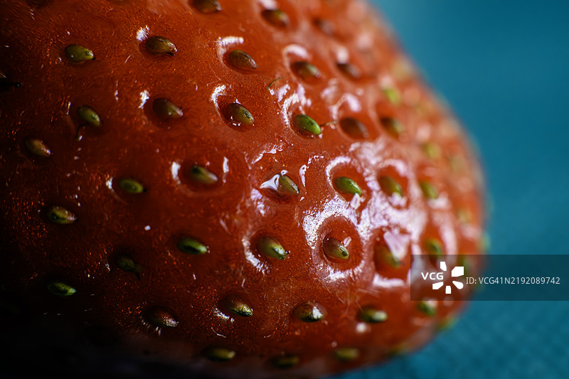 清洗草莓图片素材