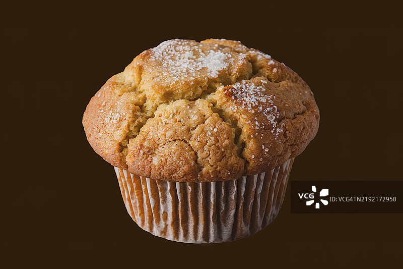 黑色背景下的松饼特写图片素材