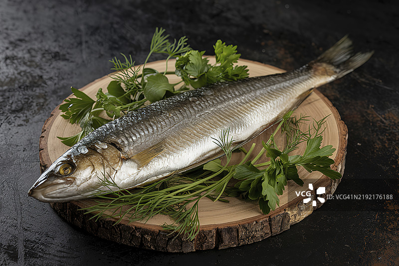 一张香气扑鼻的熏鱼照片图片素材