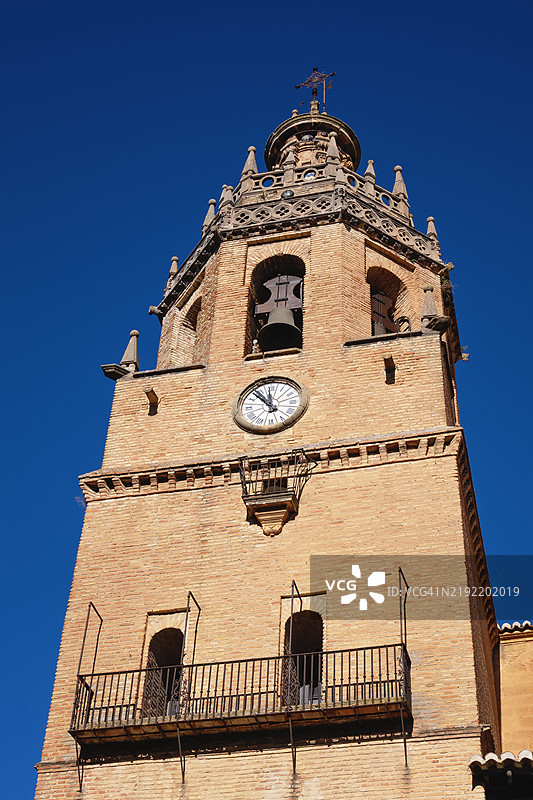 西班牙安达卢西亚隆达的圣玛丽亚大教堂塔楼图片素材