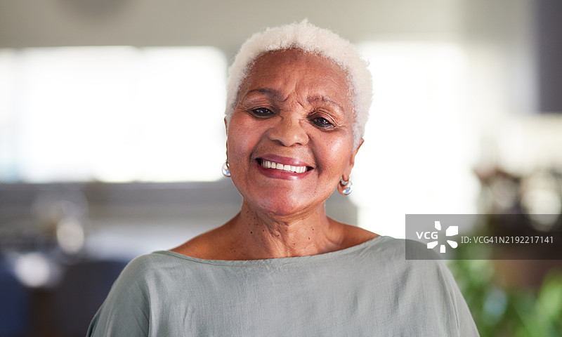 经验的灿烂微笑图片素材