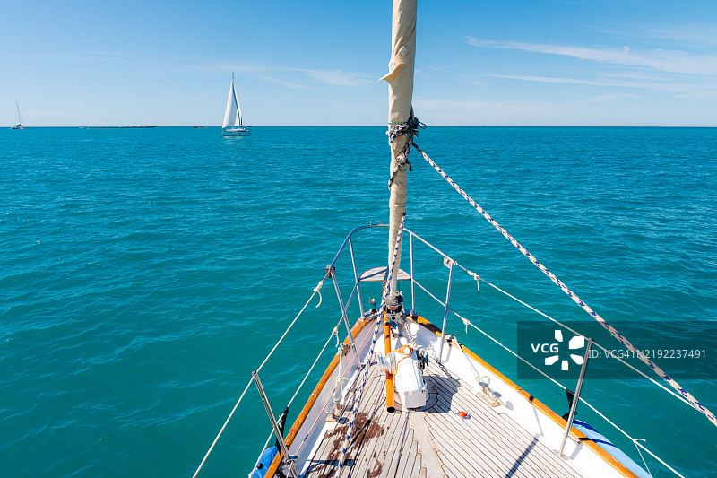 在马约卡岛航行的船只，巴利阿里群岛图片素材