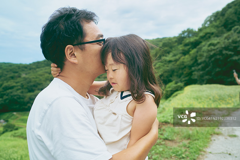 我非常爱我的小女孩！图片素材