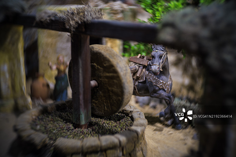 详细的耶稣降生场景：西班牙的圣诞传统图片素材