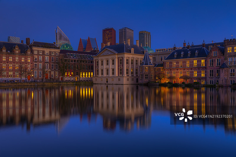 毛里茨豪斯、比嫩霍夫和小塔楼，荷兰首相办公室图片素材