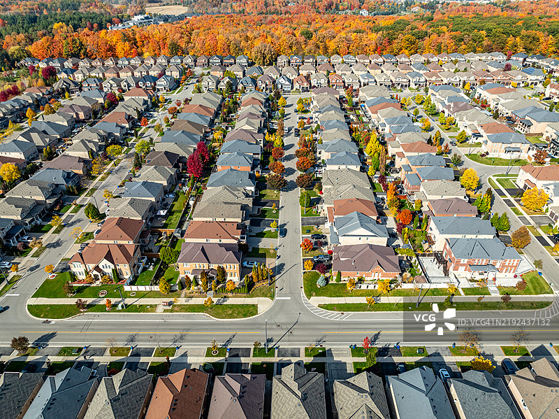 加拿大沃恩市伍德布里奇的皮恩村道的维洛尔村和科特赖特保护中心图片素材