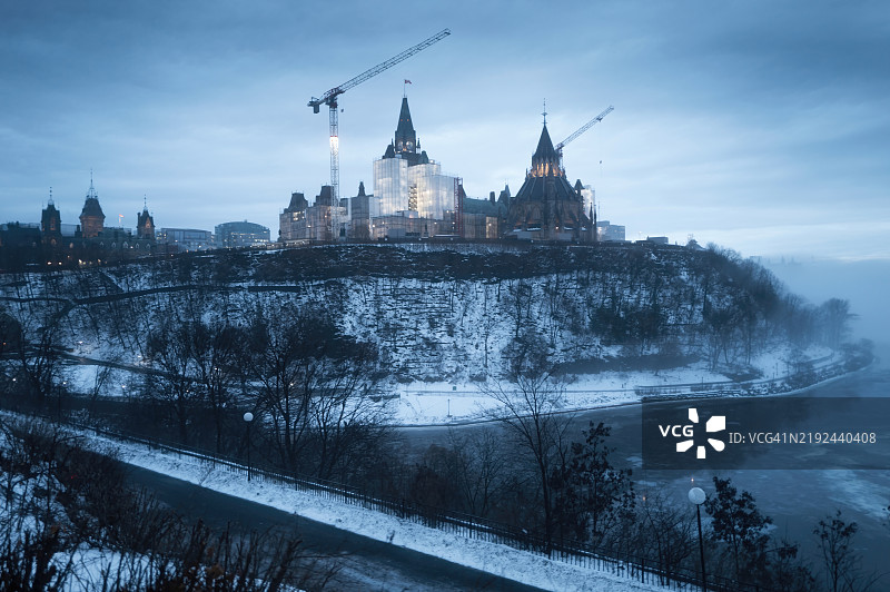 渥太华的国会山 - 雾气图片素材