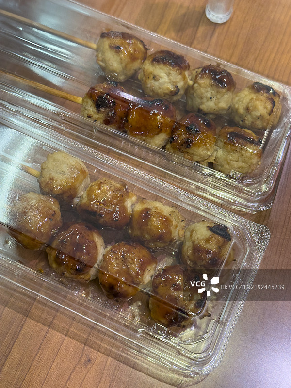 居酒屋的味道：烤鸡肉丸串图片素材