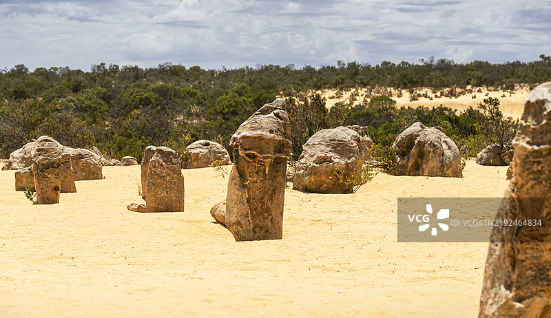 尖峰岩图片素材