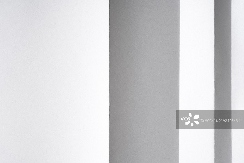 折叠的白纸分成几部分图片素材