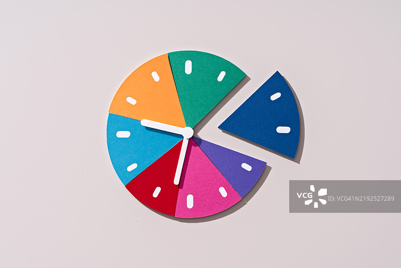 多彩的时间钟饼图，纸艺手工图片素材