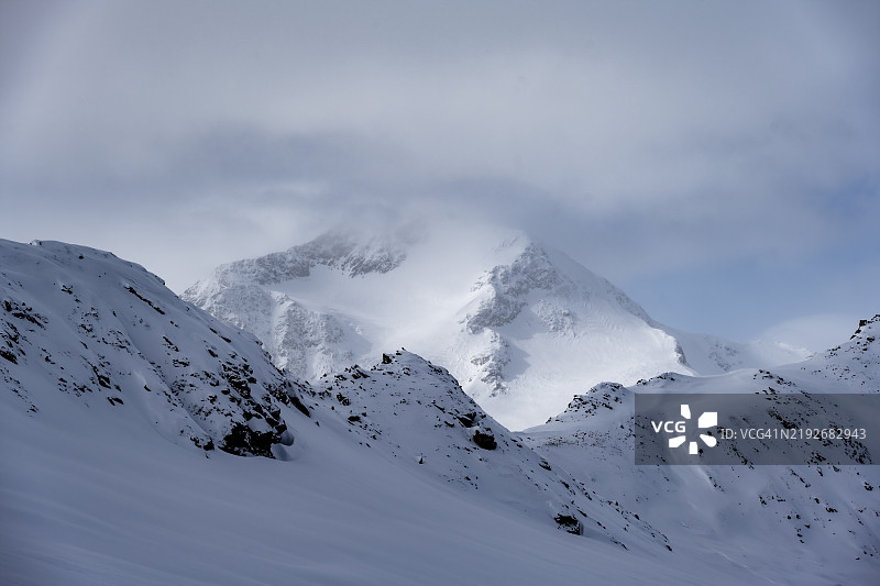 切维达莱峰，雪覆盖的山脉风景，奥尔特勒阿尔卑斯山，芬施高谷，意大利，欧洲图片素材