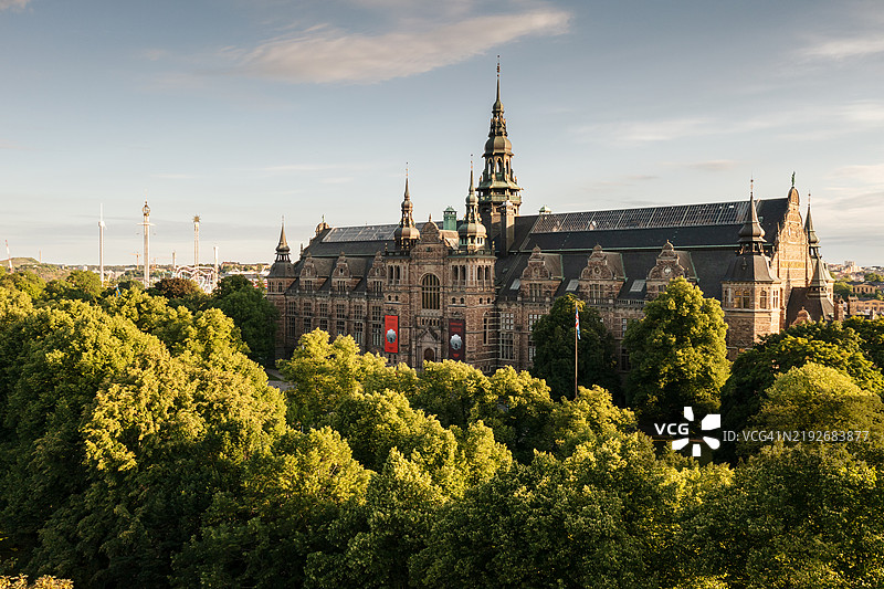 大城市中一座大型古老博物馆的鸟瞰图。图片素材