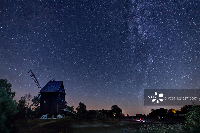 夜空中星空的美丽景色图片素材