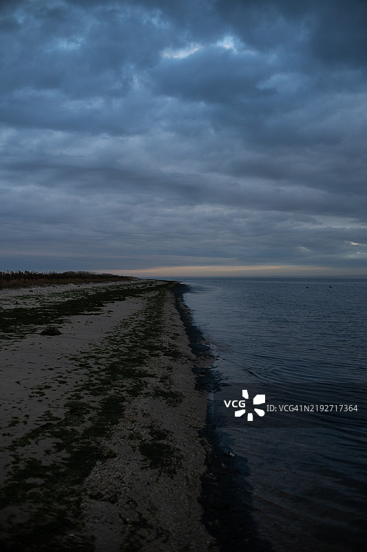 东伊斯利普，纽约州，美国的海滩美景与天空相映成趣图片素材