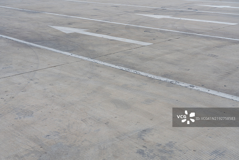 空旷的水泥道路背景图片素材