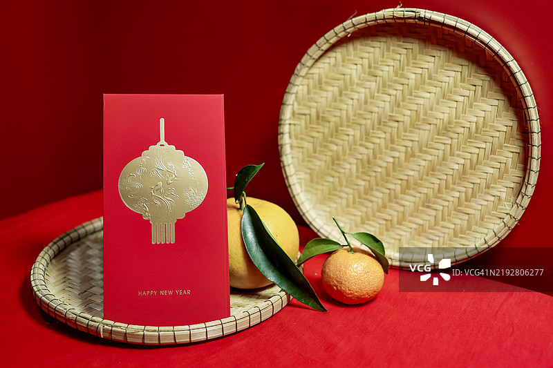 亚洲农历新年装饰在红色背景上图片素材