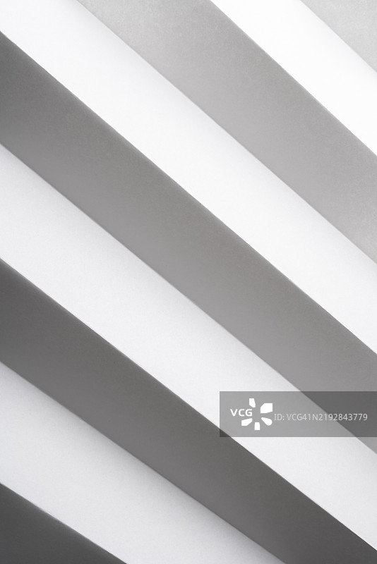 白纸折成锯齿形状图片素材