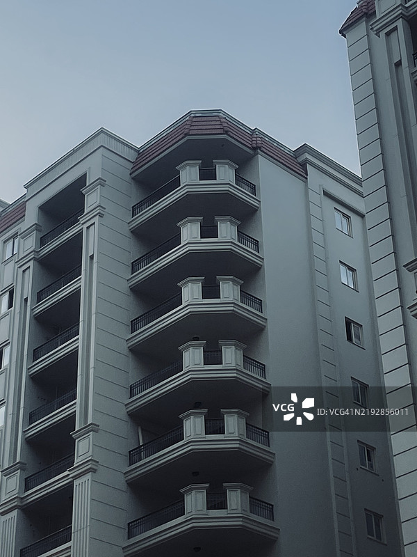 低角度视图的建筑与天空，埃及图片素材