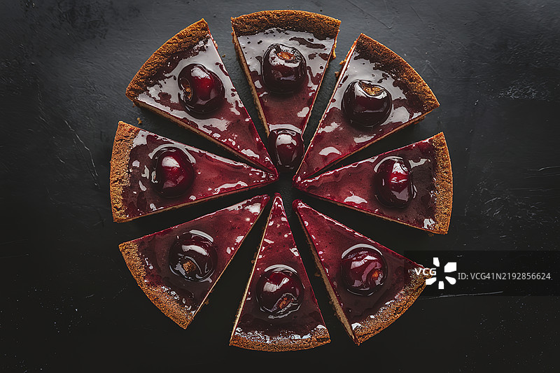 酸樱桃蛋糕切片的照片图片素材