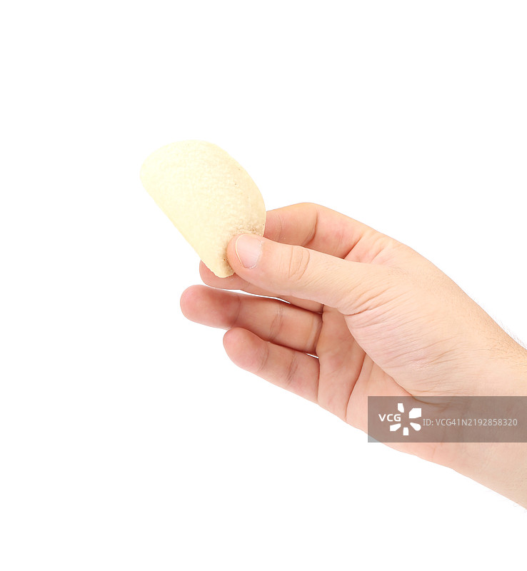 手握土豆，背景为白色图片素材