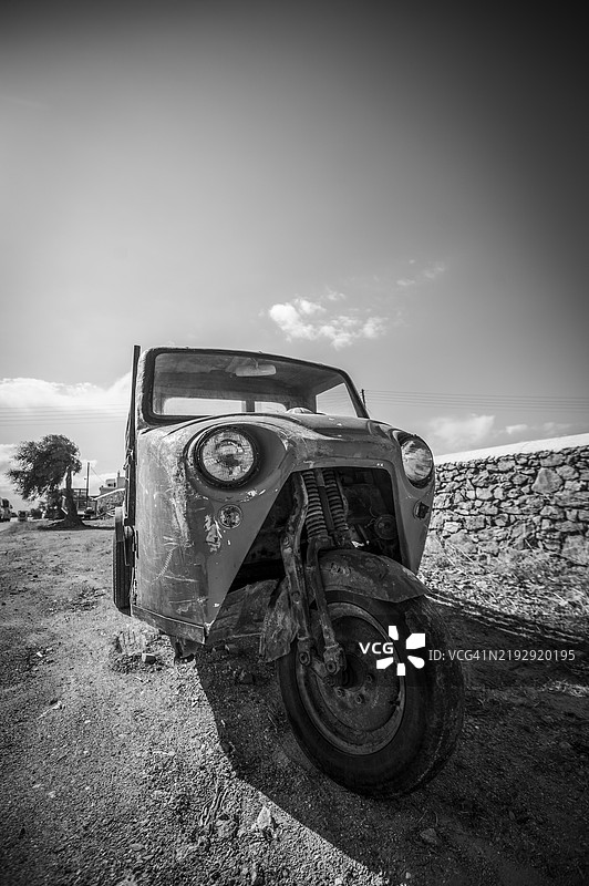 废弃的废车图片素材