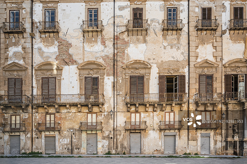 意大利巴勒莫的老房子外立面图片素材