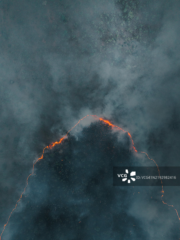 无人机拍摄的受控野火前缘照片，金伯利，西澳大利亚，澳大利亚图片素材