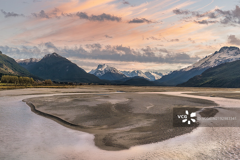格伦诺基附近的达特河日落景色图片素材
