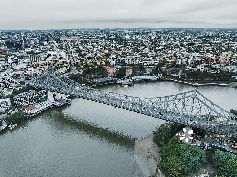 从高角度拍摄的故事桥，位于澳大利亚昆士兰州布里斯班的袋鼠角图片素材