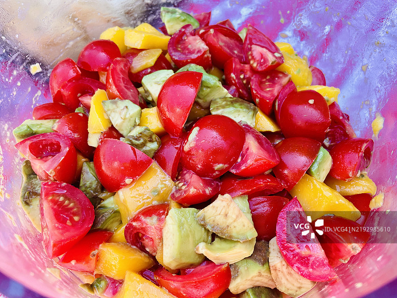 切碎蔬菜的特写在碗中，澳大利亚新南威尔士州布利。图片素材